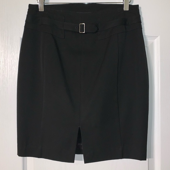 Express - Pencil Skirt with clasp back - Picture 2 of 8